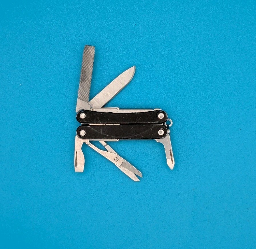 Leatherman SQUIRT PS4 Multi-Tool With Pliers Scissors Knife BLACK!