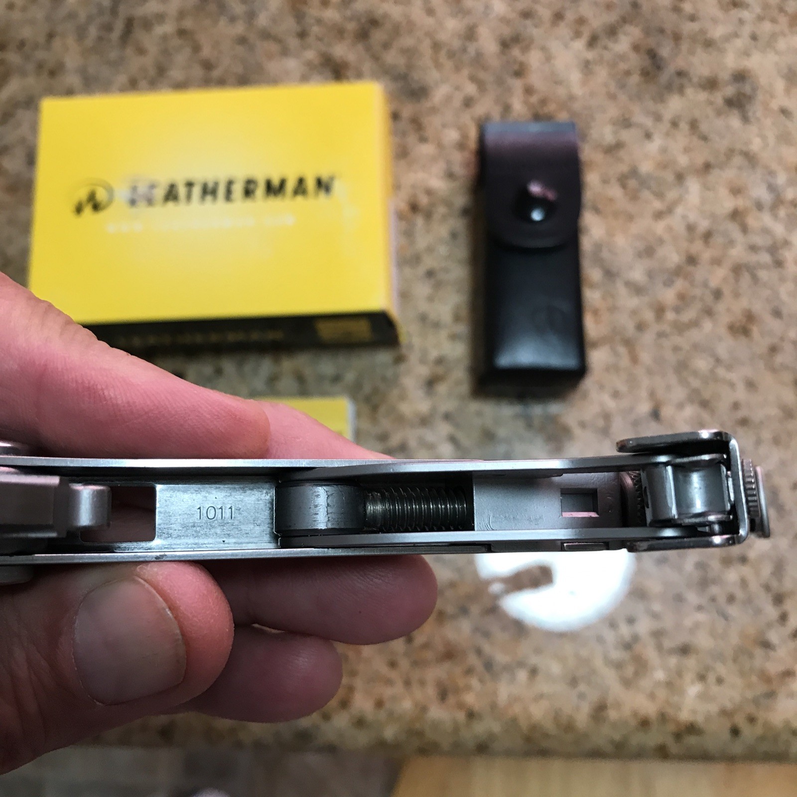 Leatherman Crunch multitool, Leather Sheath, Made in USA in 2011 Mint Condition