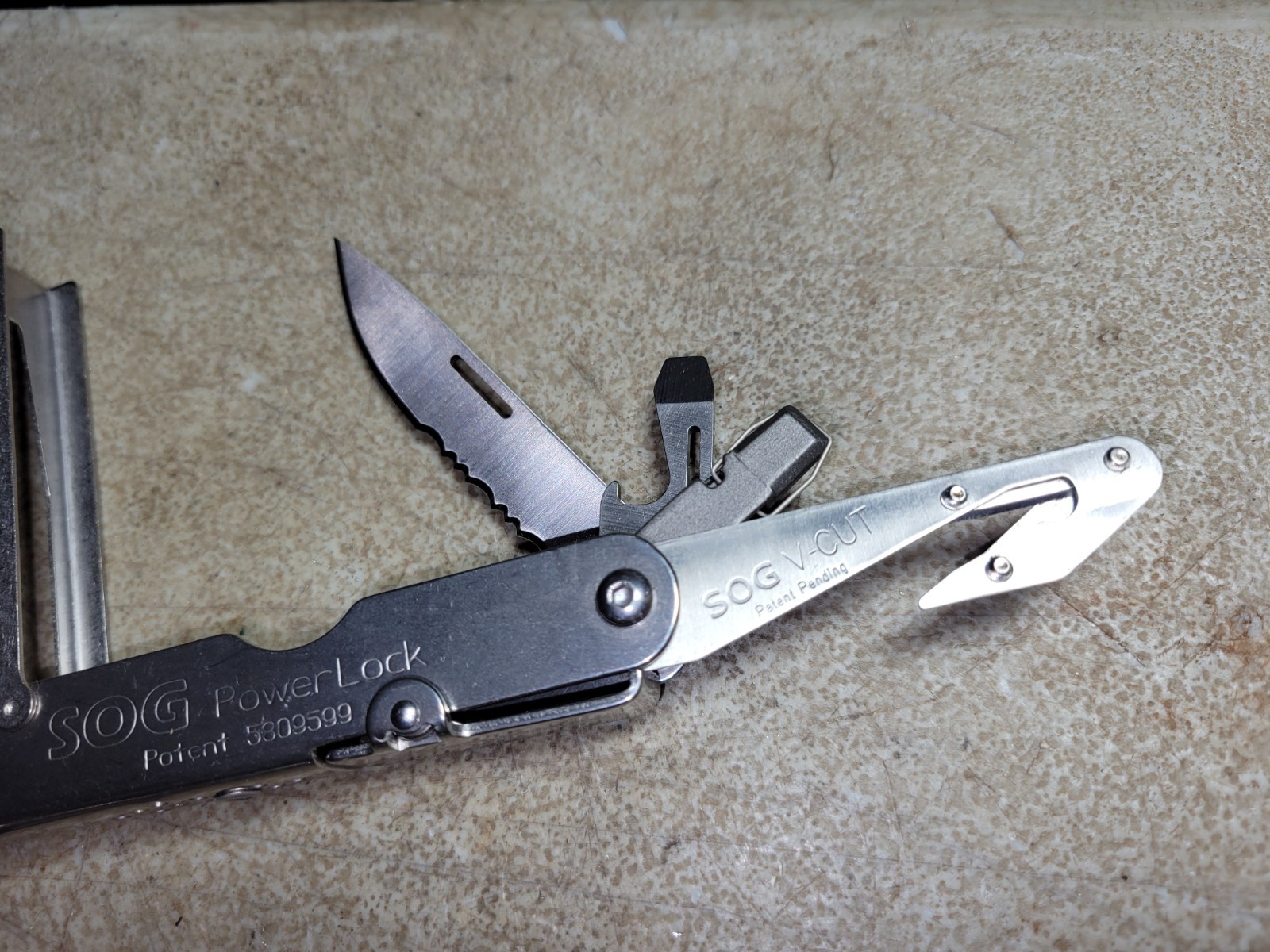 Fine SOG Power Lock Multi-Tool Stainless Steel Serrated Knife Opener