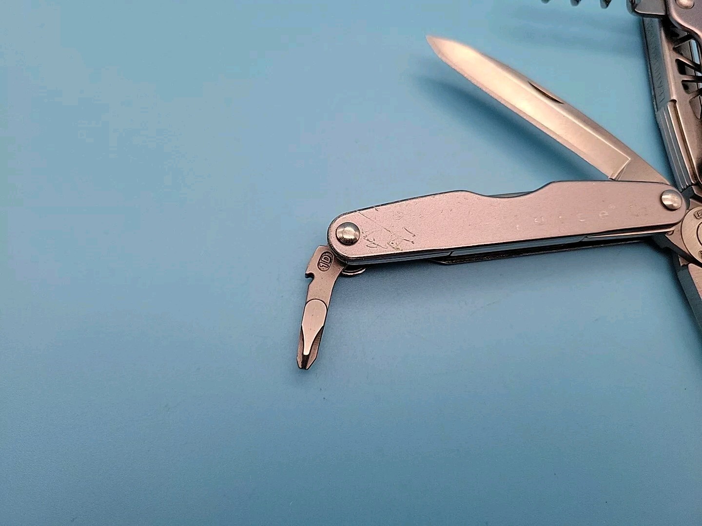 Leatherman Juice C2 Multitool – Dated 0909 – Gray – Knife, Pliers *Retired*