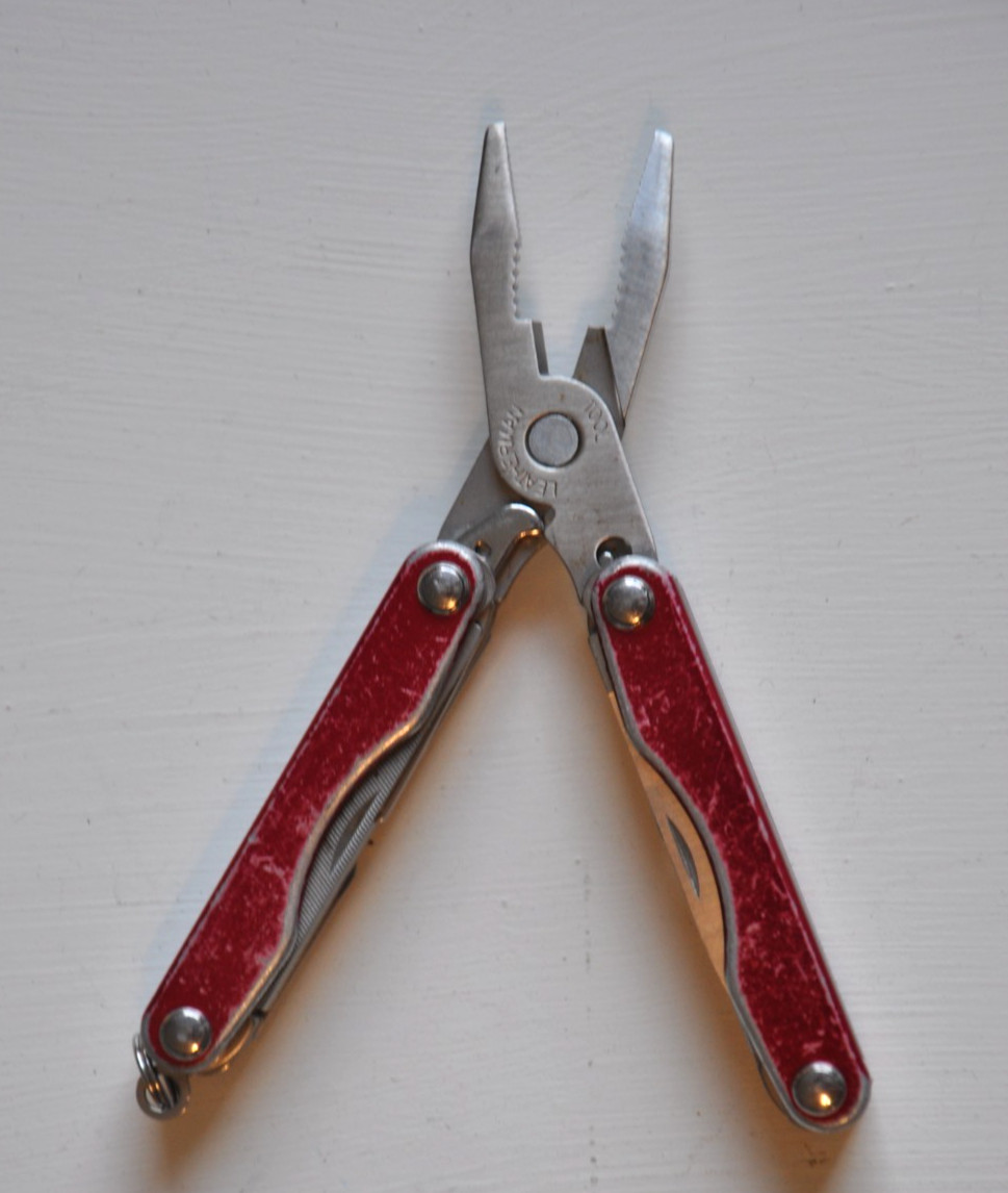 RED Leatherman Retired Squirt P4 Multi-Tool Key Ring READ Full Description