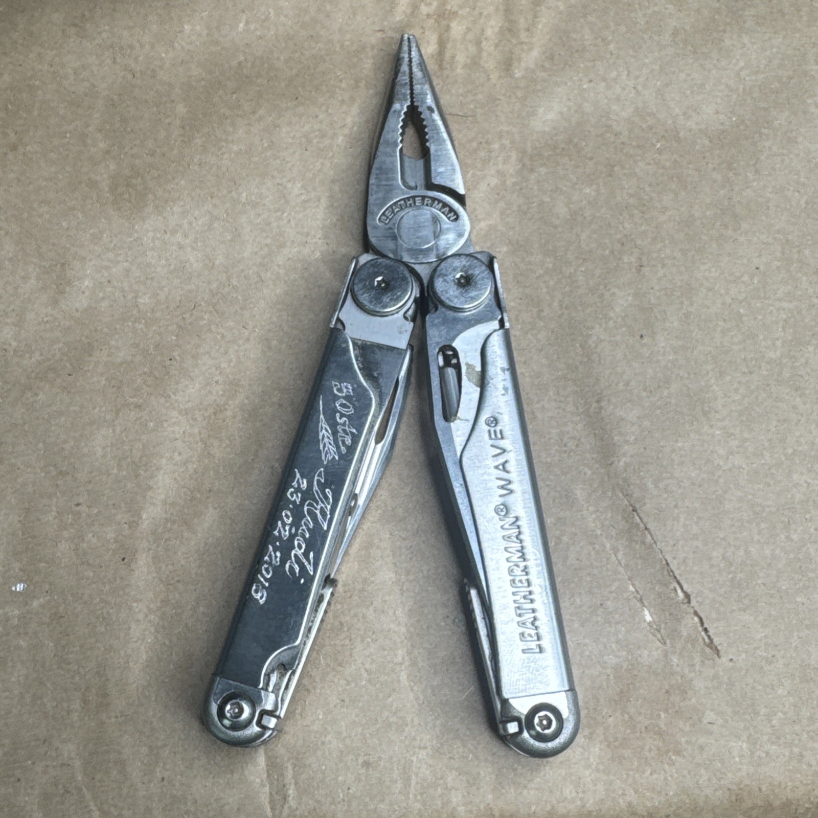 Leatherman Wave Silver Multi Tool Made in USA 18-in-1 Multitool Engraved