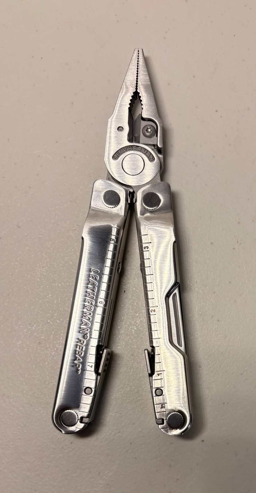 Leatherman Rebar Multi-tool with Sheath – 17 Tools
