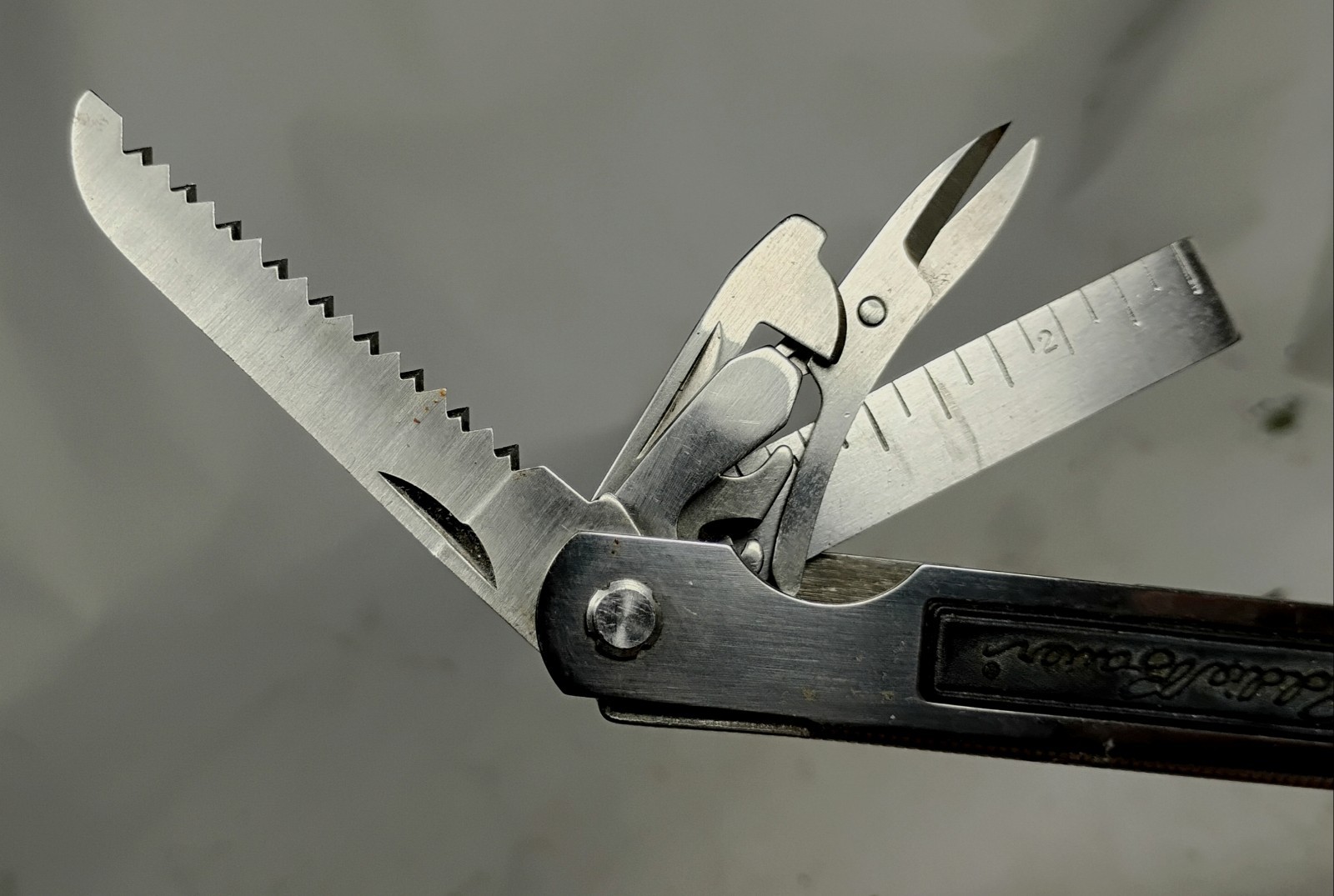 Eddie Bauer Multi-Tool – Stainless – Lock Lever – Very Good Condition