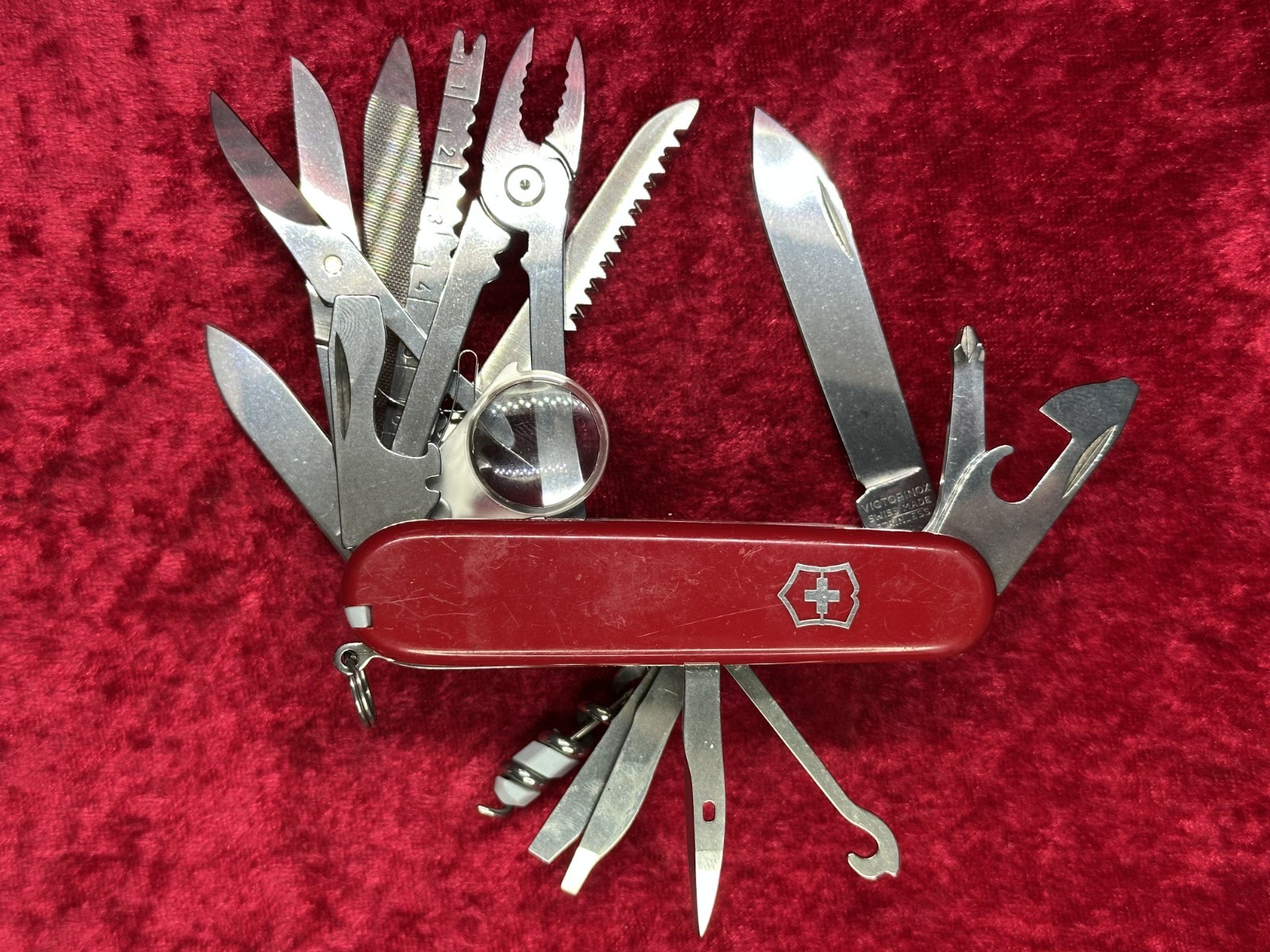 Victorinox SwissChamp Red Swiss Army Knife 91mm 33 Function 22 Tool 8 Layer(688)