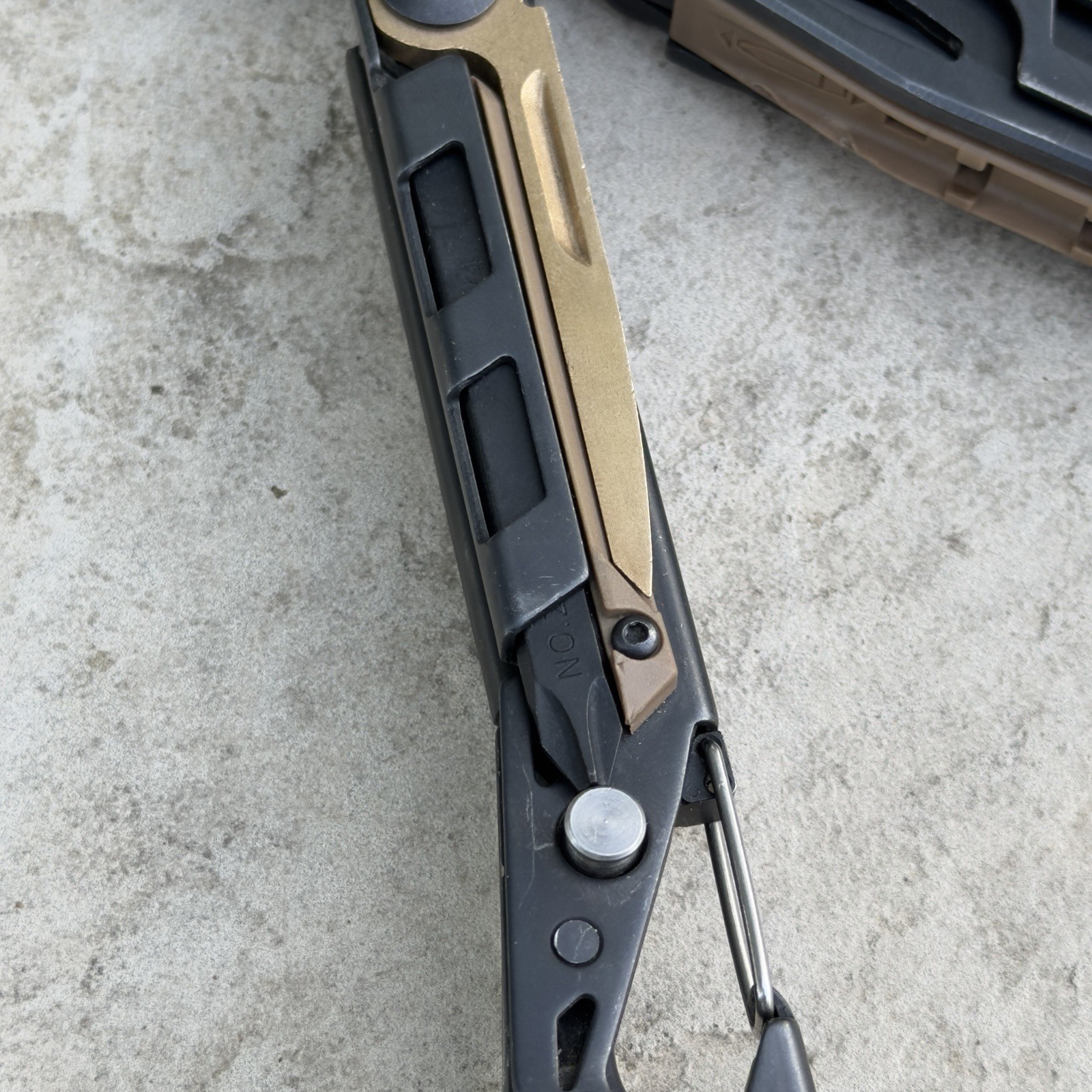 Leatherman MUT EOD Black multi tool Brown/Tan