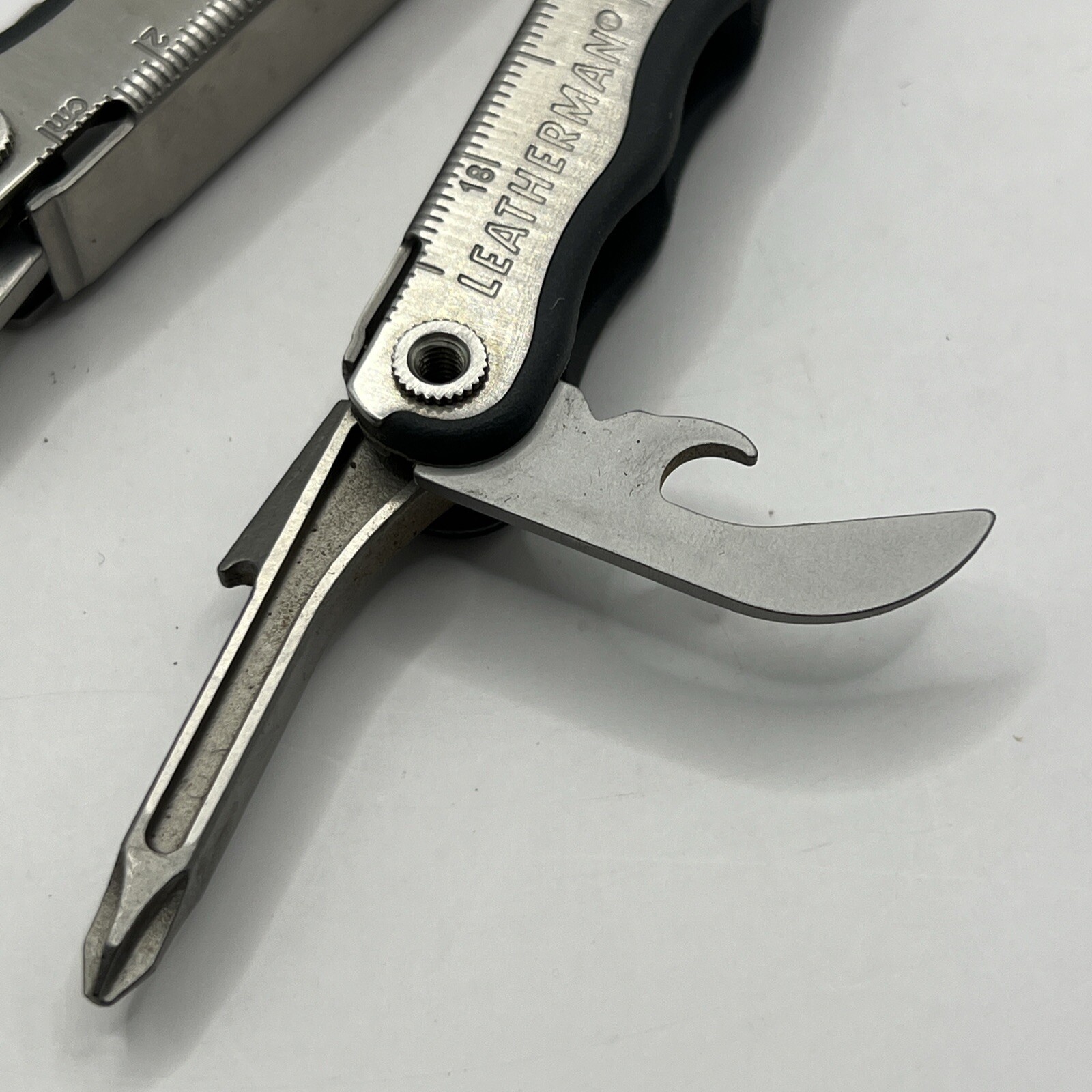 Leatherman Kick Multi-ToolbKnifebPliersvRetired Collectible Leather Sheath Used