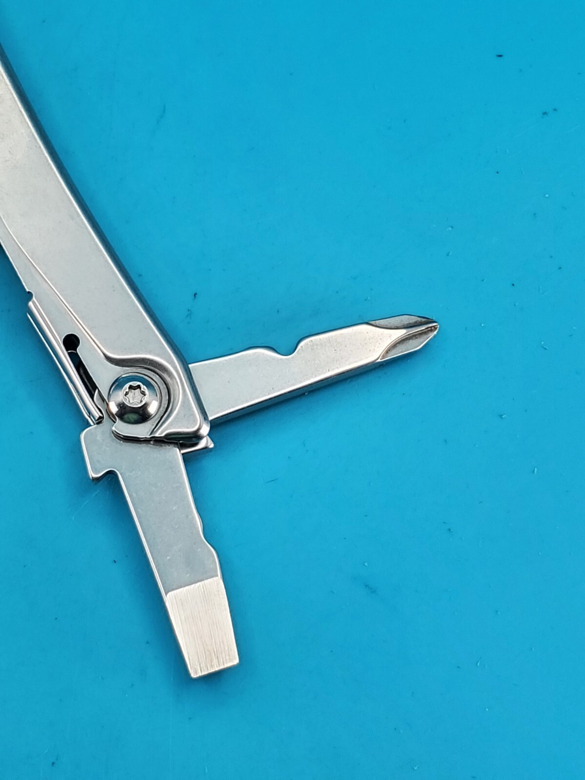 Leatherman Rev 3.8″ Multi-Tool, Stainless!