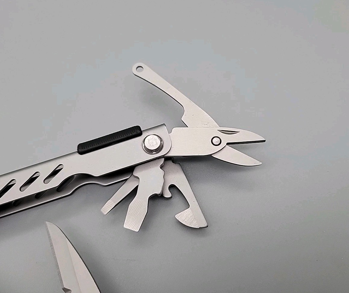 Gerber MP400 Compact Sport Multi-Plier Multi-Tool – Silver – Pliers, Knife