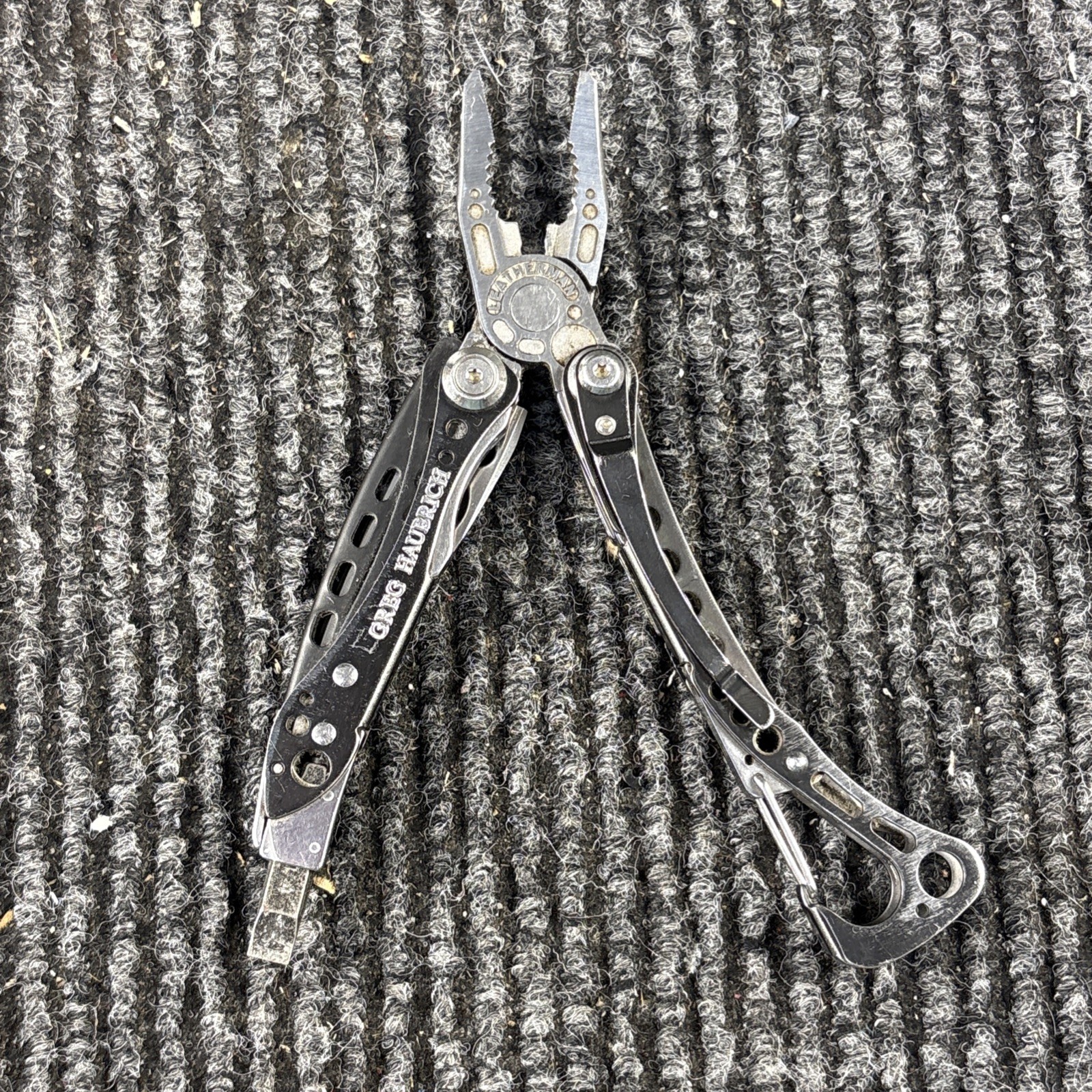 Leatherman Skeletool CX Multi-Tool (077)