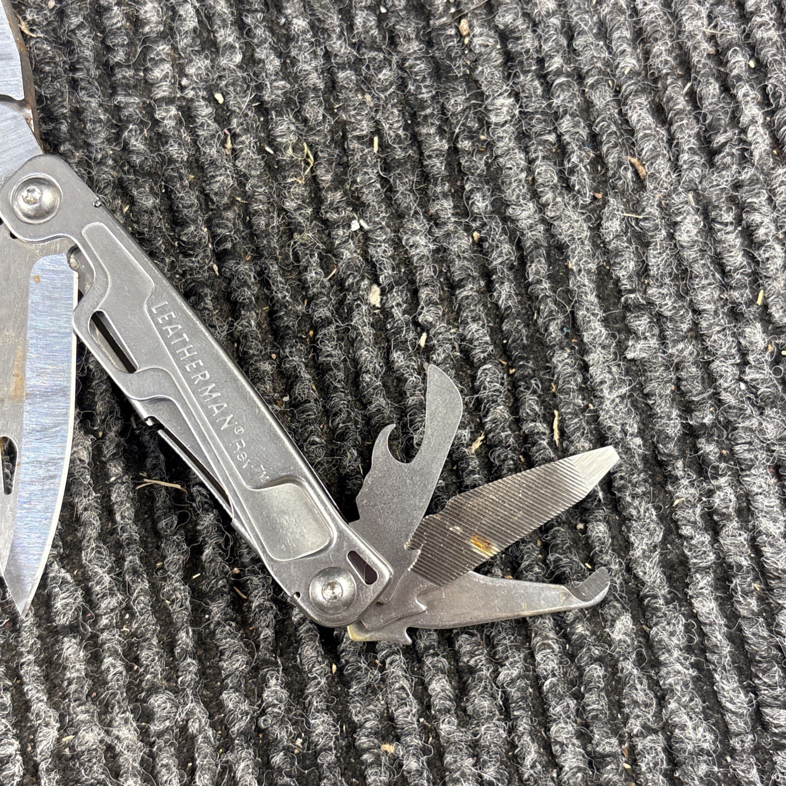 Leatherman Rev 3.8″ Multi-Tool, Stainless! USED (050)