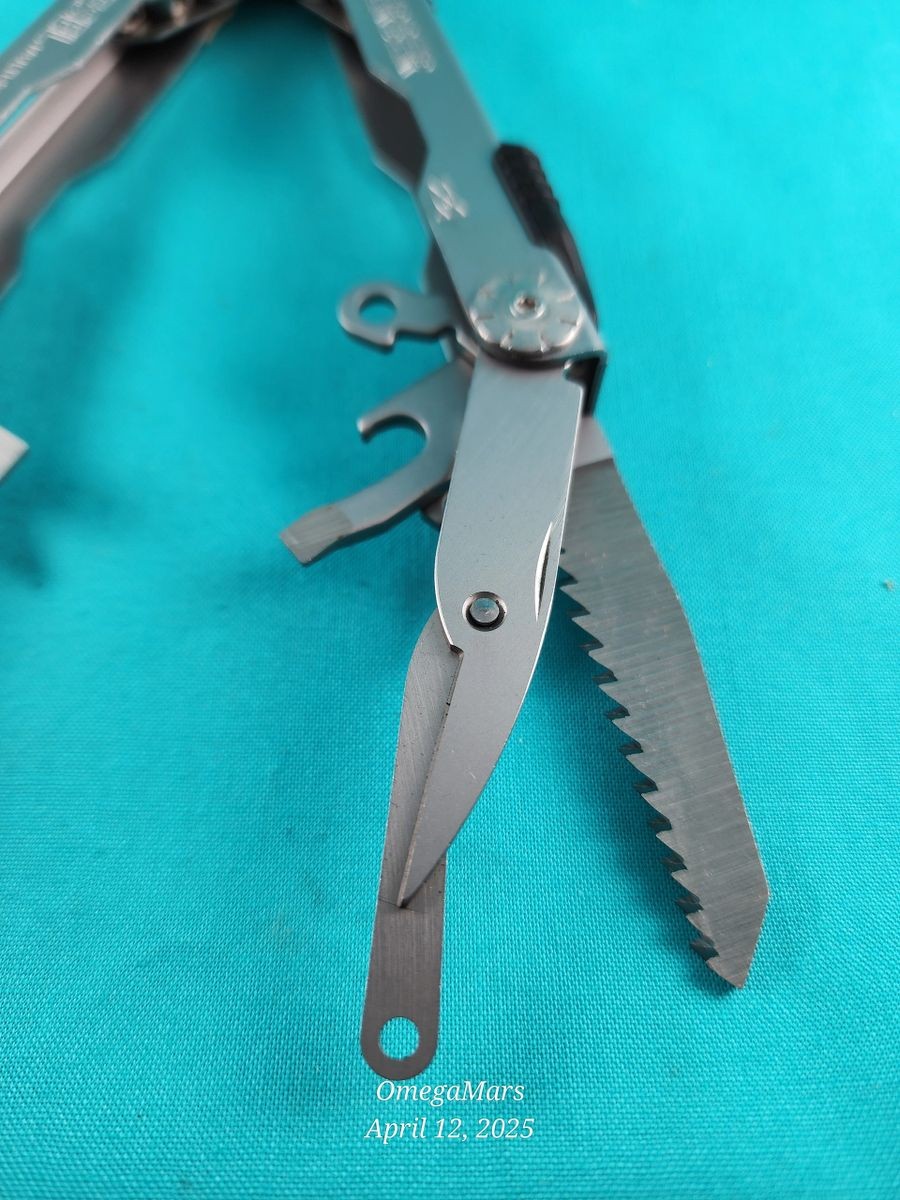 Gerber Multi-Plier Diesel #D1 Looks and feels brand new, w/sheath