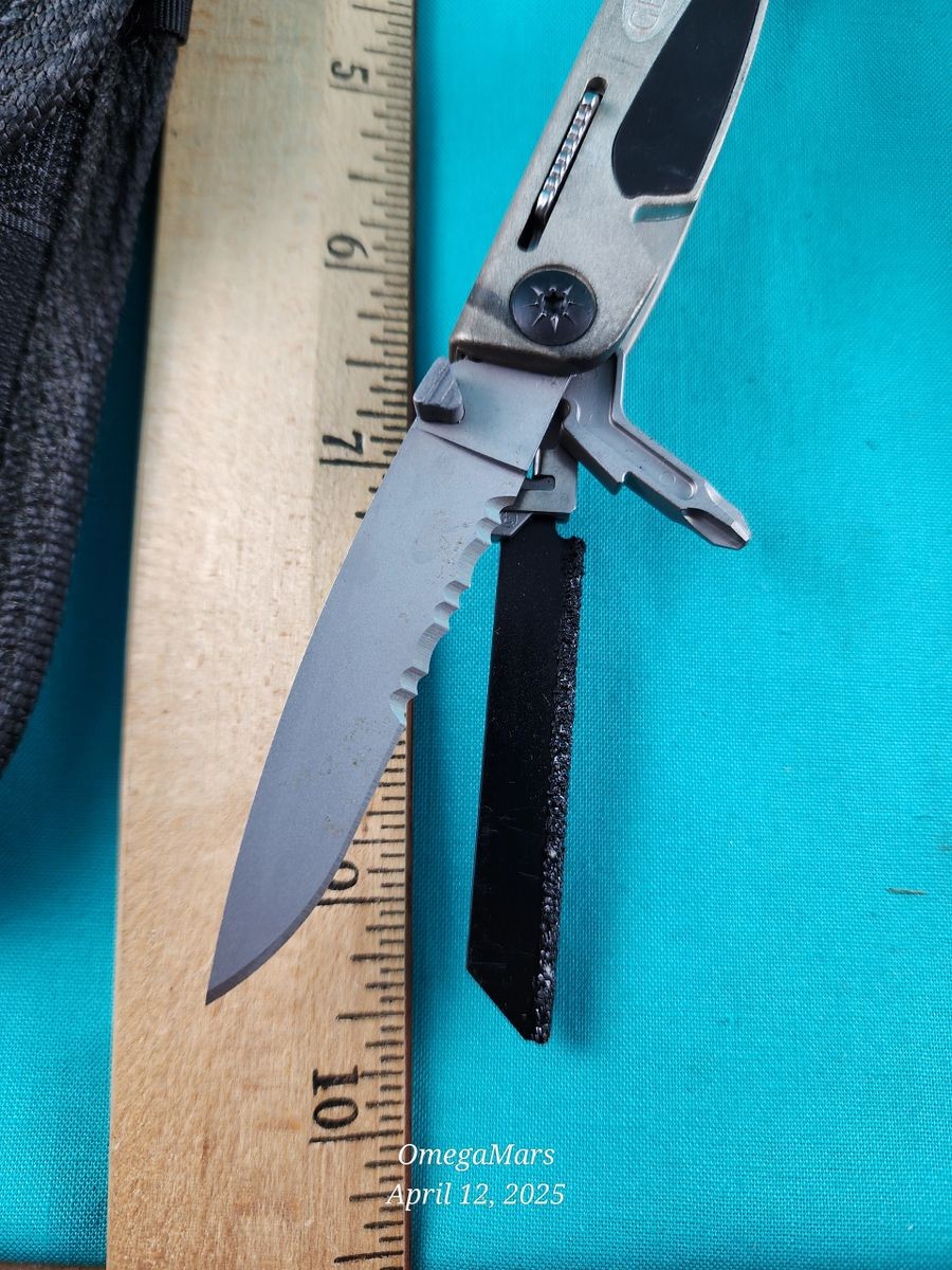 Gerber Multi-Plier 800 Legend #L6 w/Sheath looks/feels new