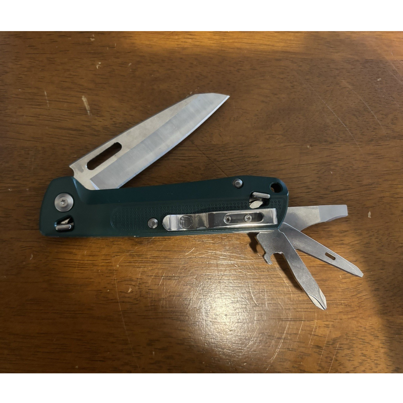 Leatherman Free K2 Evergreen Never Used Multi-Tool Pocket Clip Straight blade
