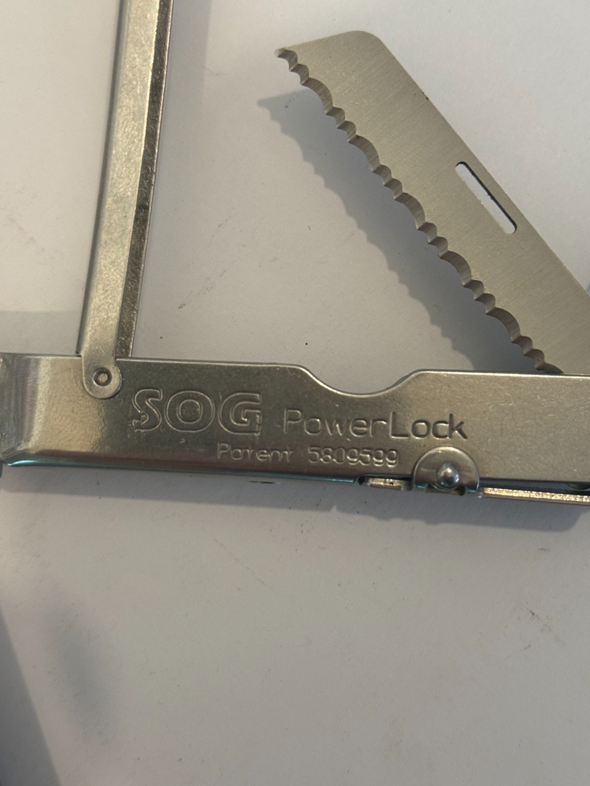 SOG PowerLock Stainless Multi-Tool Patent 5809599 w/ Leather Sheath