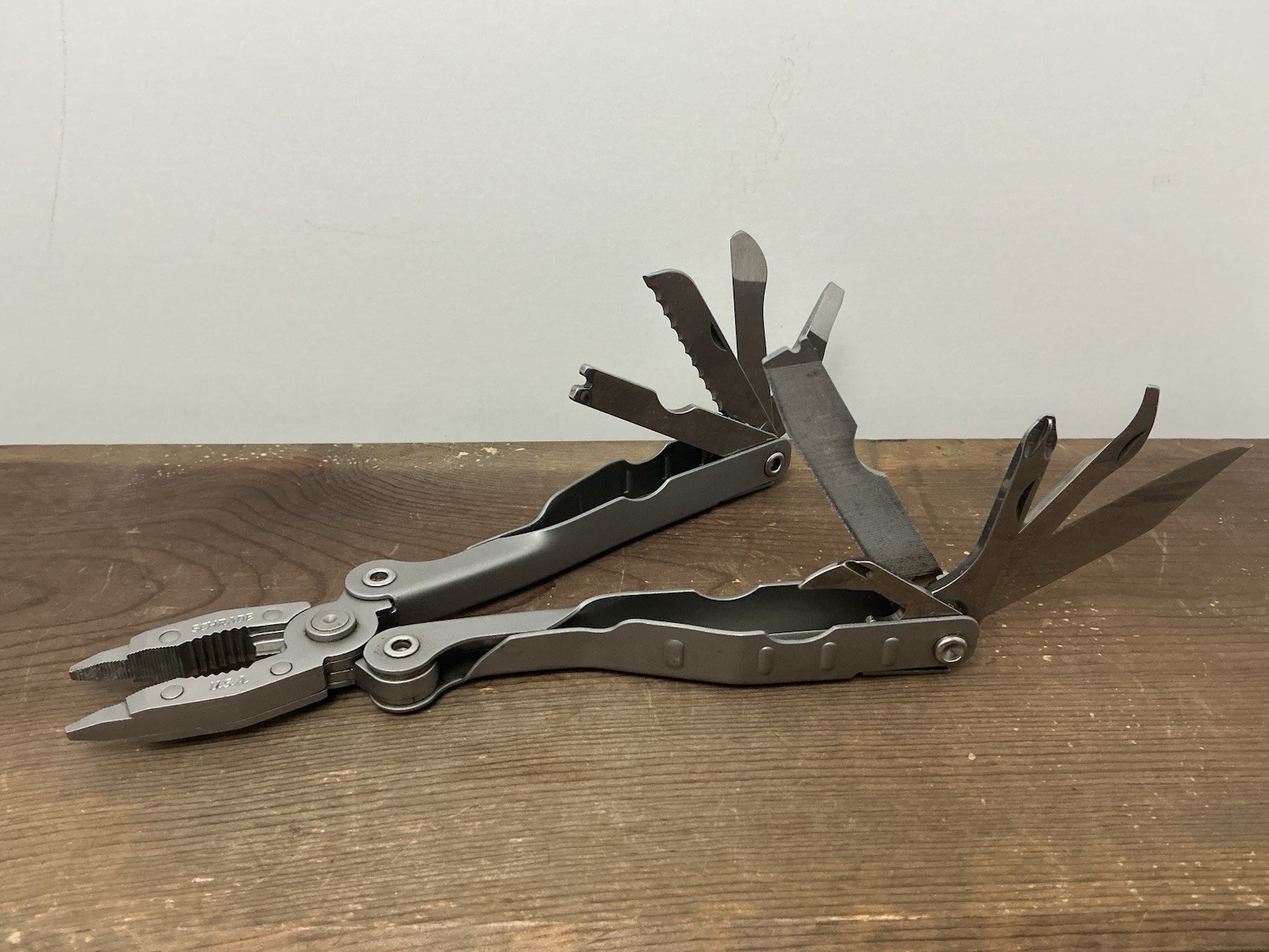 Schrade USA Tough Tool ST1 Multi-Tool Pliers Knife w Leather Sheath Nice!