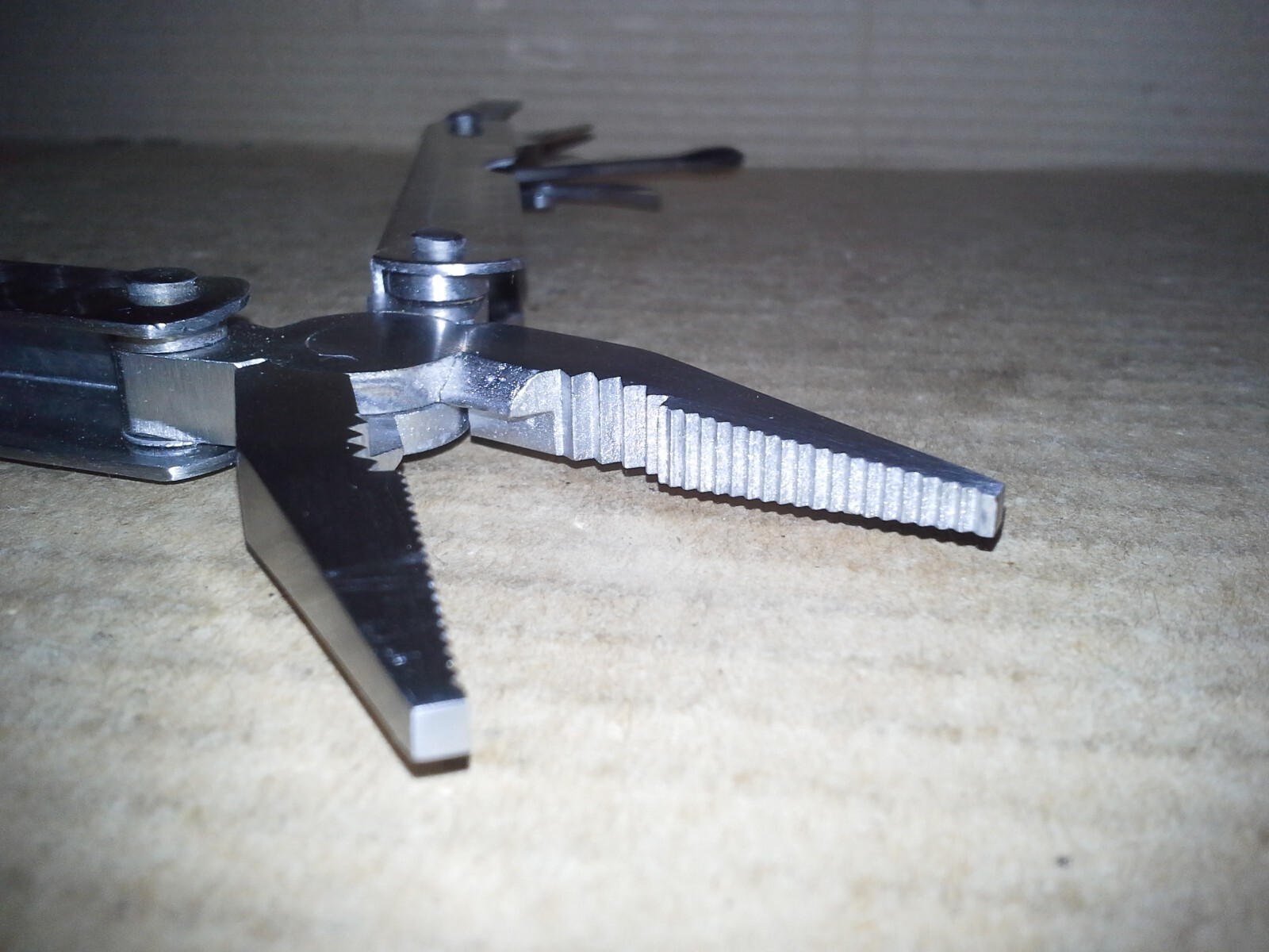 Sheffield Stainless multi tool Made in China Working , VGC