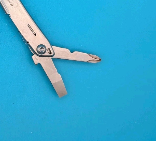 LEATHERMAN WINGMAN MULTI-TOOL! FAST SHIPPING! *M.BROWN*