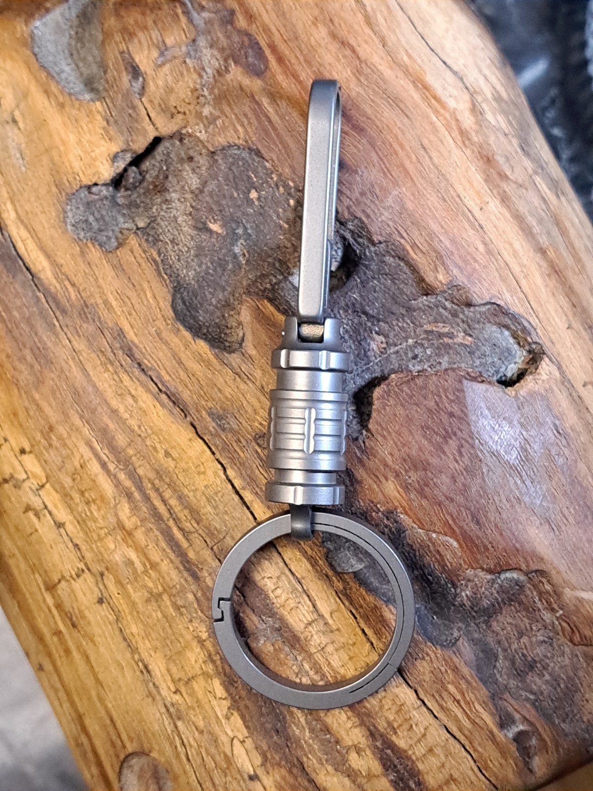 EDC Titanium Keychain Belt Loop Clip Quick-Release With Built-in Box Opener