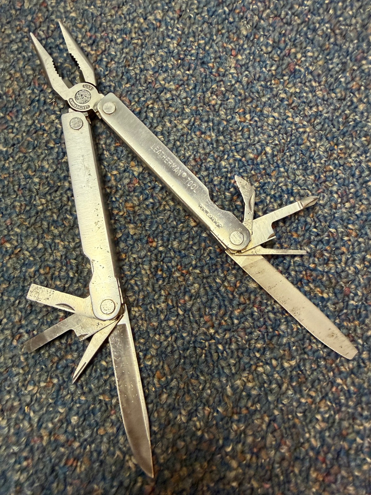 Original Leatherman tool, 8 blades + pliers, USA, as-found, good condition