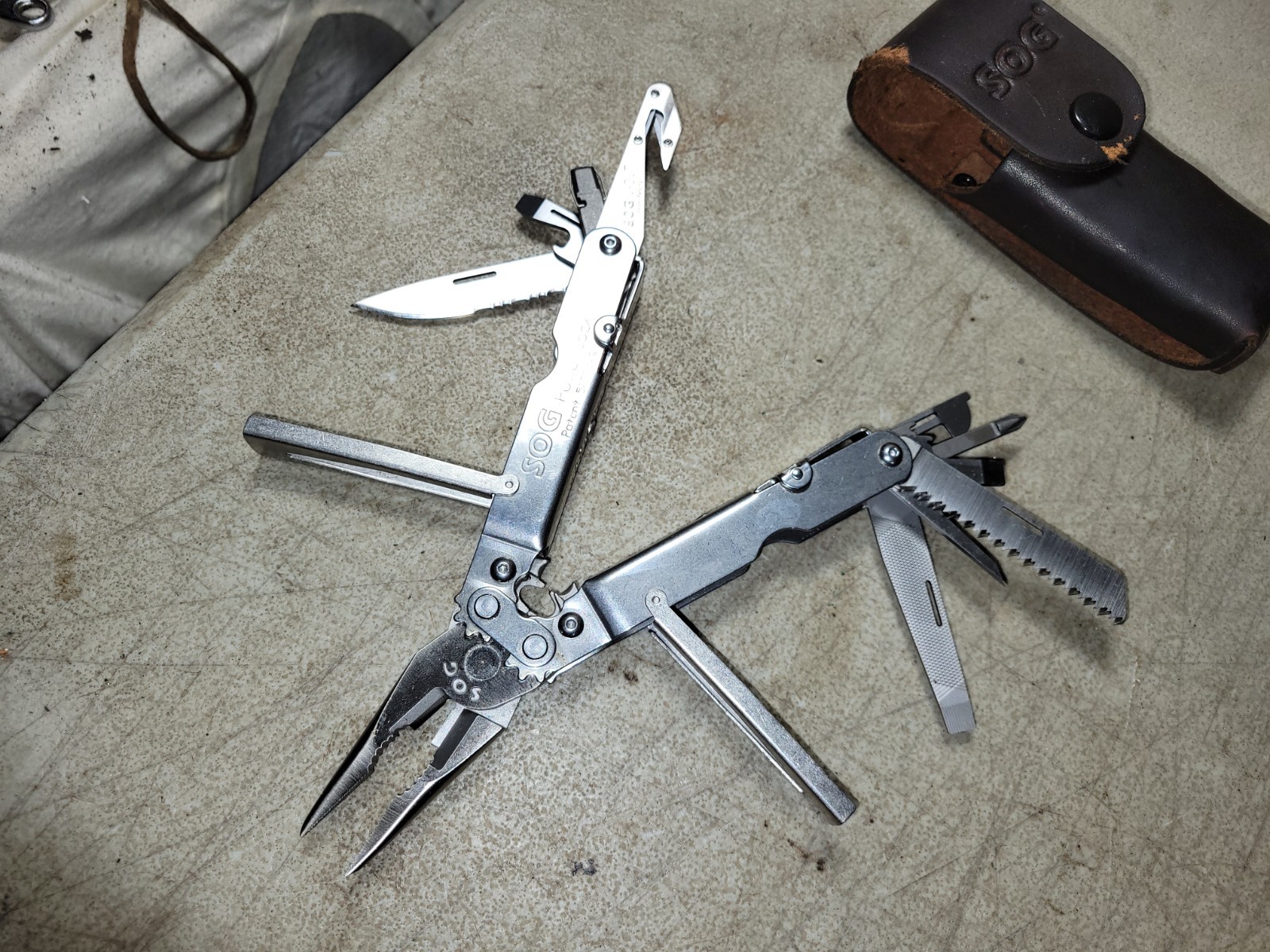 Fine SOG Power Lock Multi-Tool Stainless Steel Serrated Knife Opener