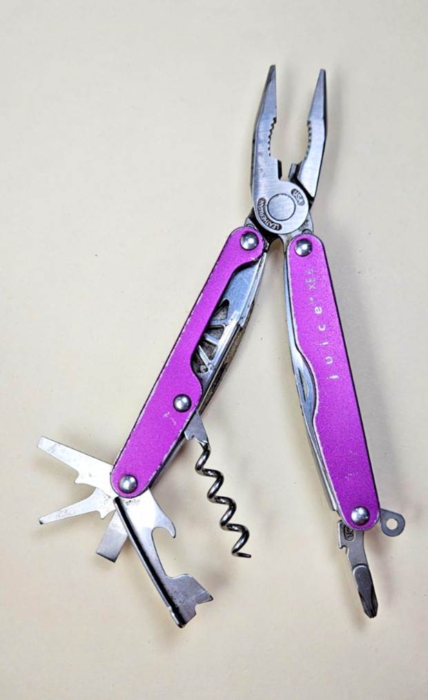 Leatherman Juice XE6 Purple Multi-Tool – Retired Collectable