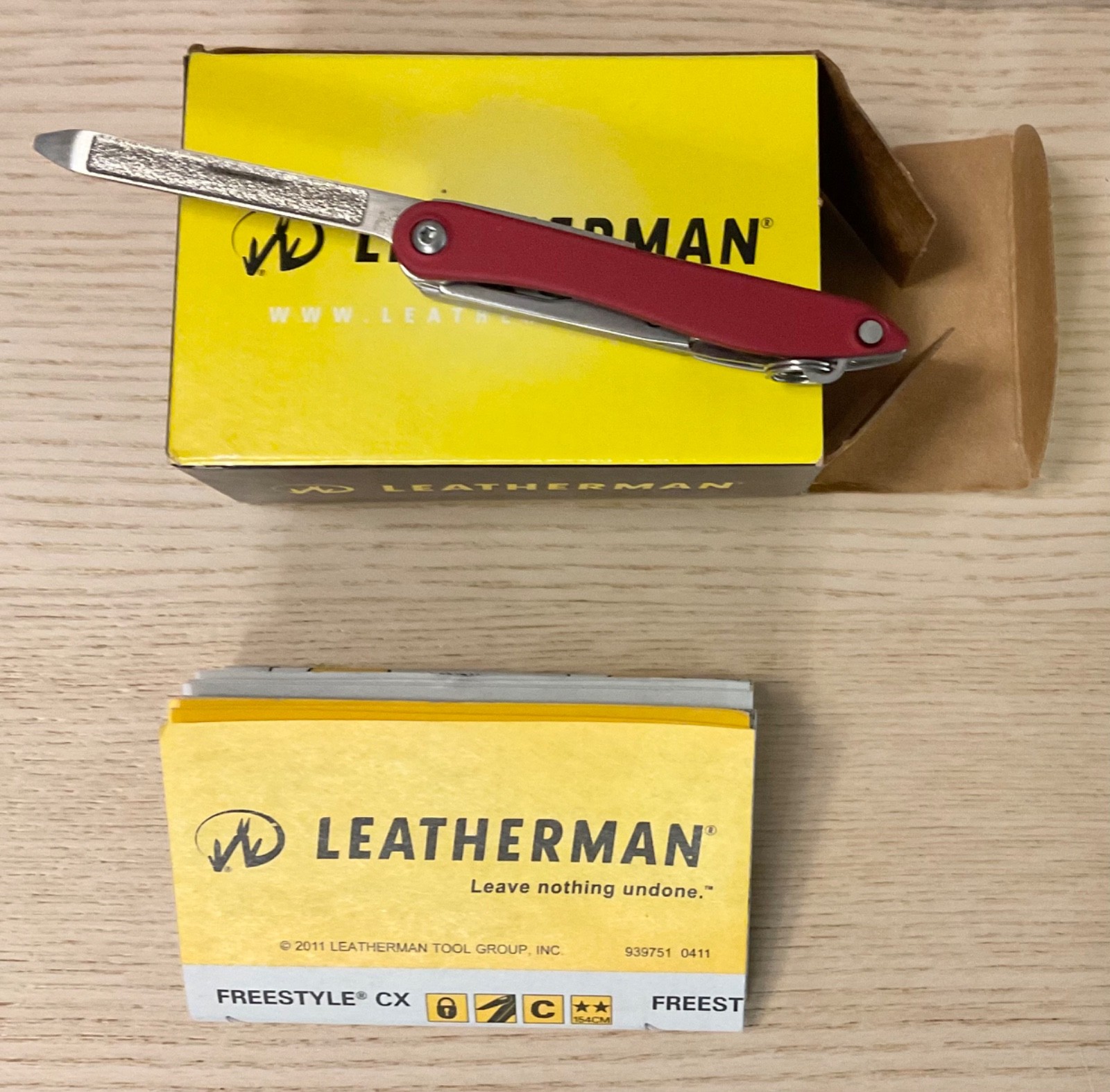 NIB Leatherman Style Rare Retired Discontinued Multi Tool Collectible – Red