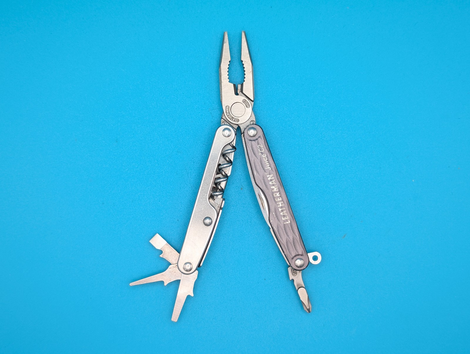 Leatherman Juice C2 Gray Multi Tool! RETIRED!