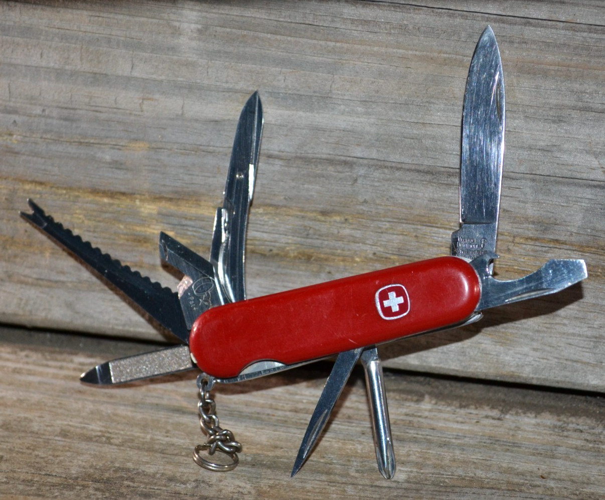 OEM Wenger Delemont Master Fisherman Swiss Army 85mm Red Multi-Tool Knife–Good