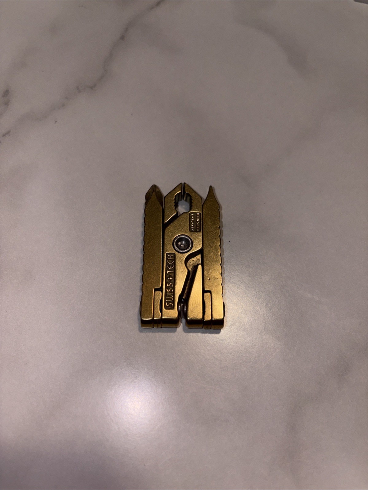 Swiss+Tech Gold 6-in-1 Compact Multi-Tool Pliers Knife Phillips/Flat Screw