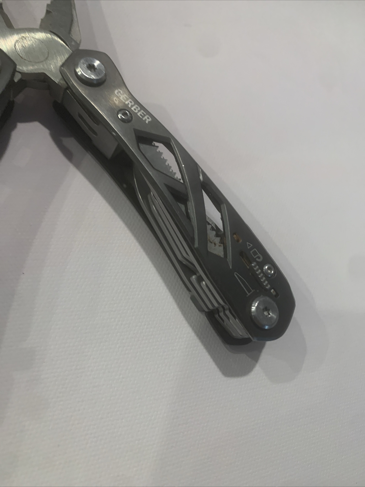 Gerber Suspension Color Black  Multi Tool New clean item With Nylon Sheath Case