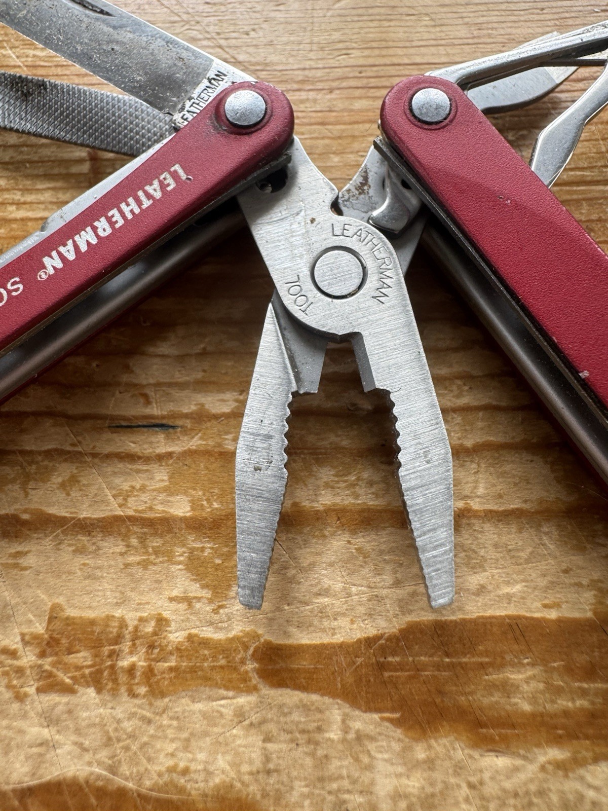 Leatherman SQUIRT PS4 Multi-Tool With Pliers Scissors Knife Red Discontinued