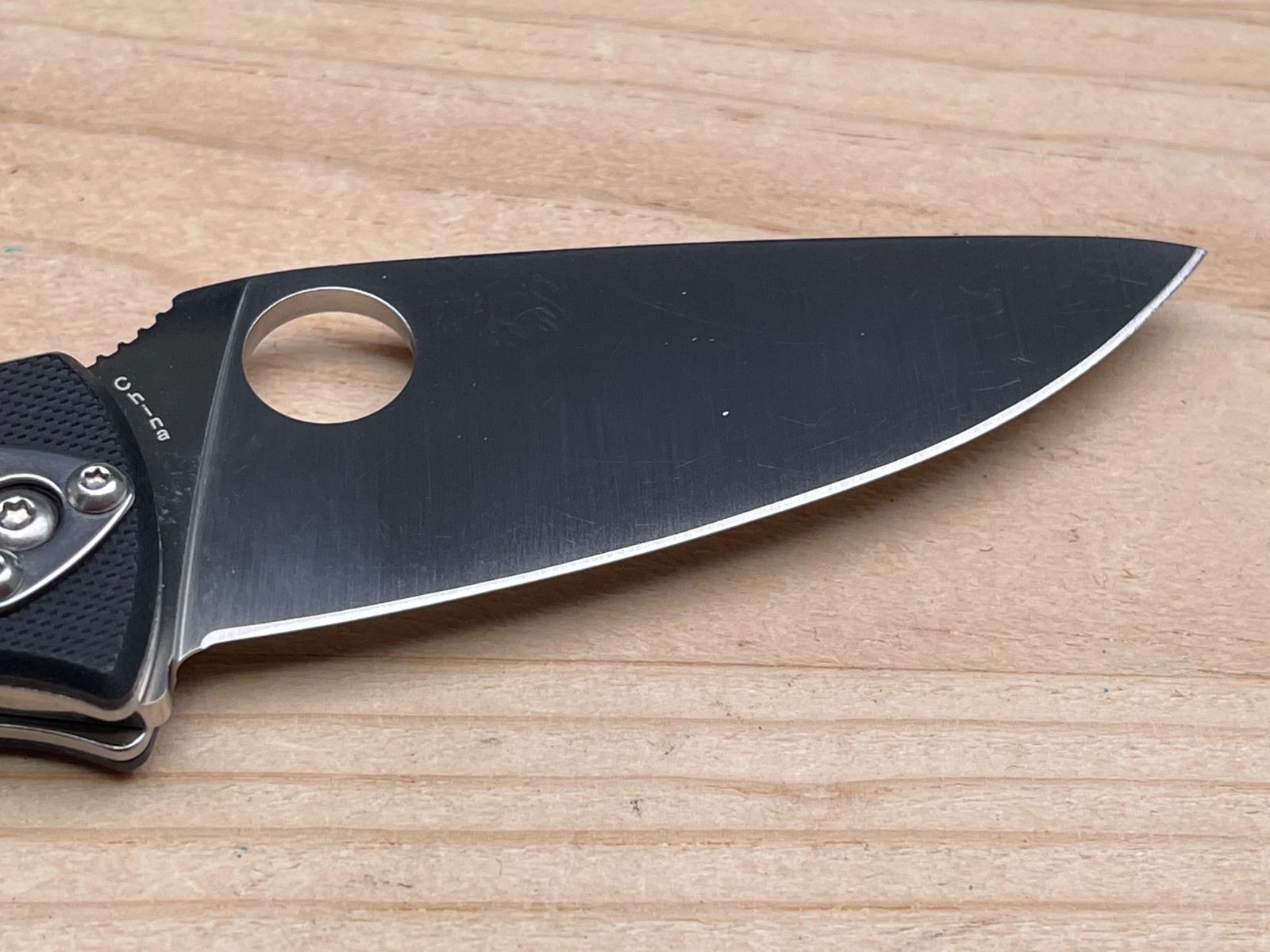 Spyderco Tenacious Folding Pocket Knife 8Cr13MoV Straight Edge Blade – Very Nice