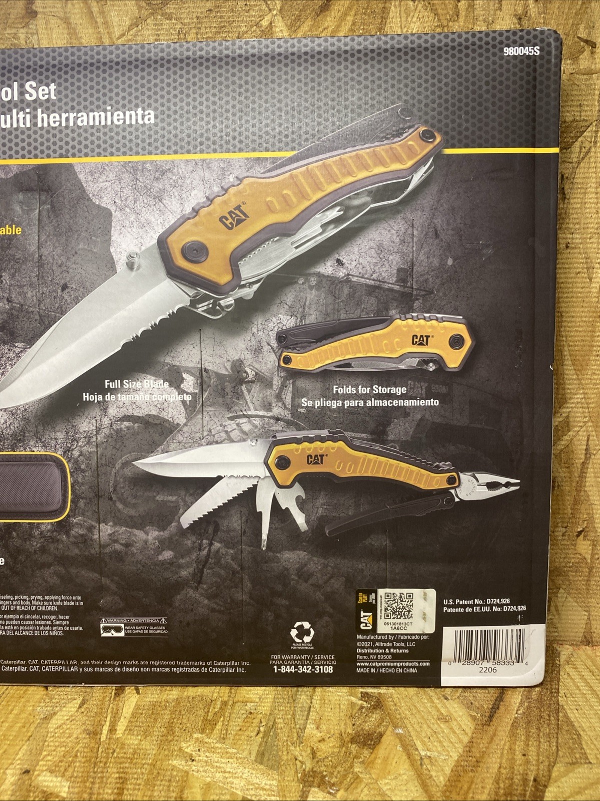CAT XL 9-in-1 Multi-Tool, Full Size Knife Blade and Pliers, Carrying Case
