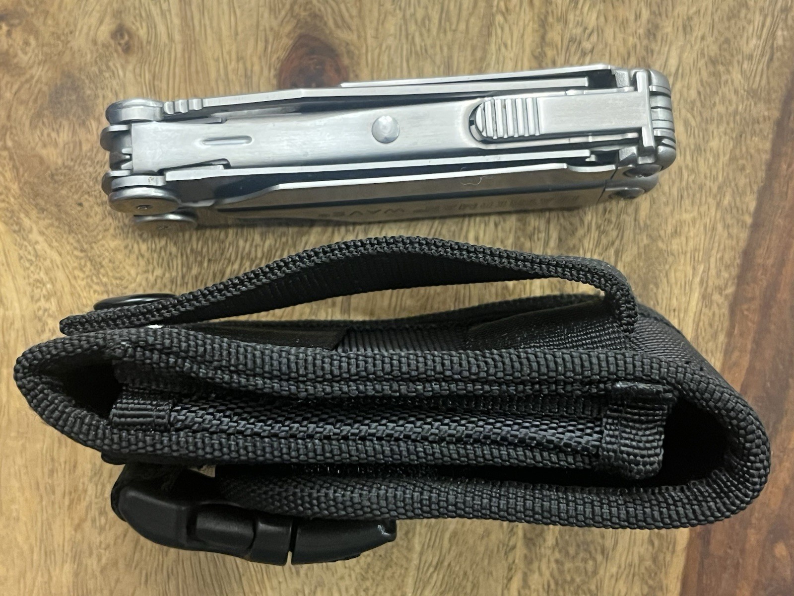 Leatherman Wave Multi-Tool Knife Great Condition!! w/New Molle Sheath ~TASKCo