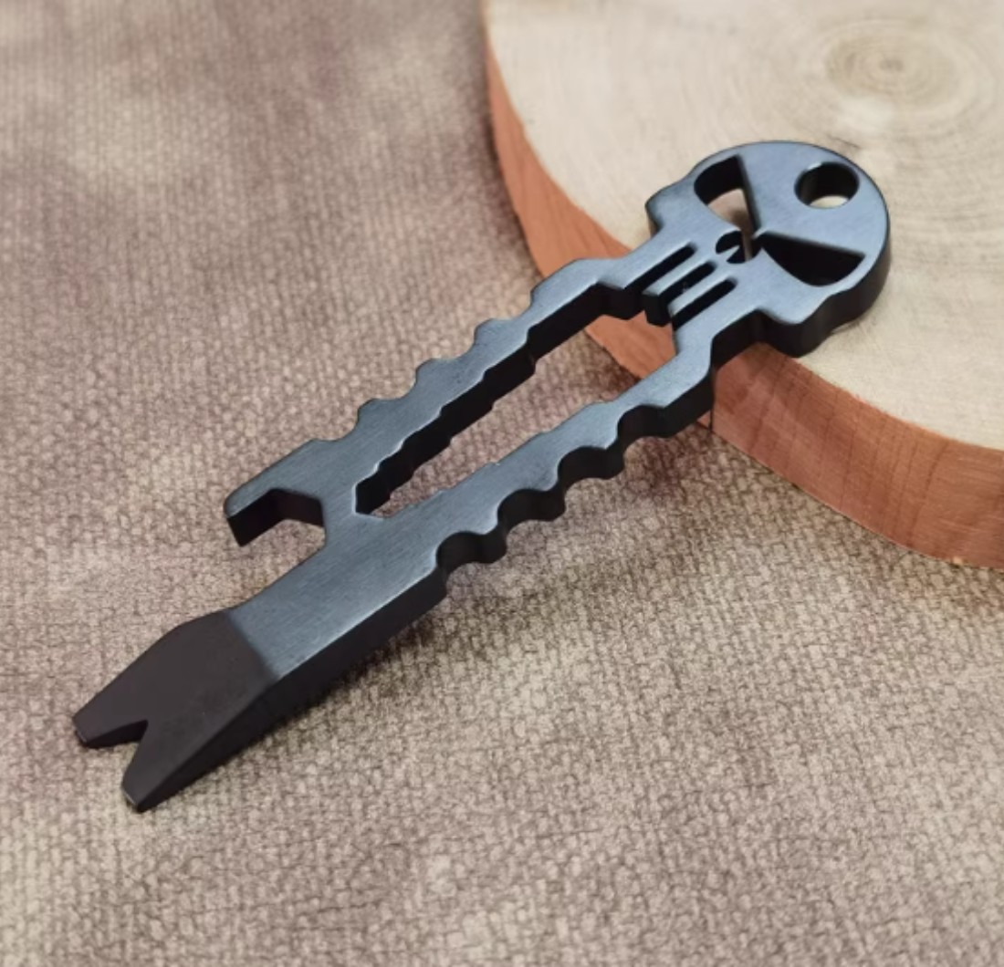 EDC Titanium TC4 Skull Outdoor Crowbar Keychain Tactical Pry Bar Opener Crowbar