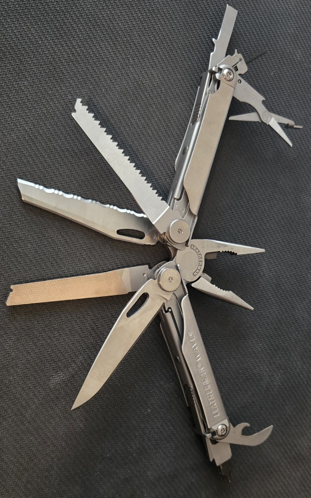 Leatherman Wave Multi-Tool Multitool Pliers Pocket Knife w/ Sheath
