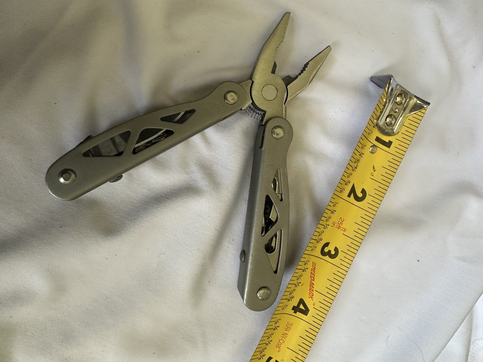 Stainless Steel Pocket Knife Multi-Tool Blade Unbranded Letherman Style 3” Cl