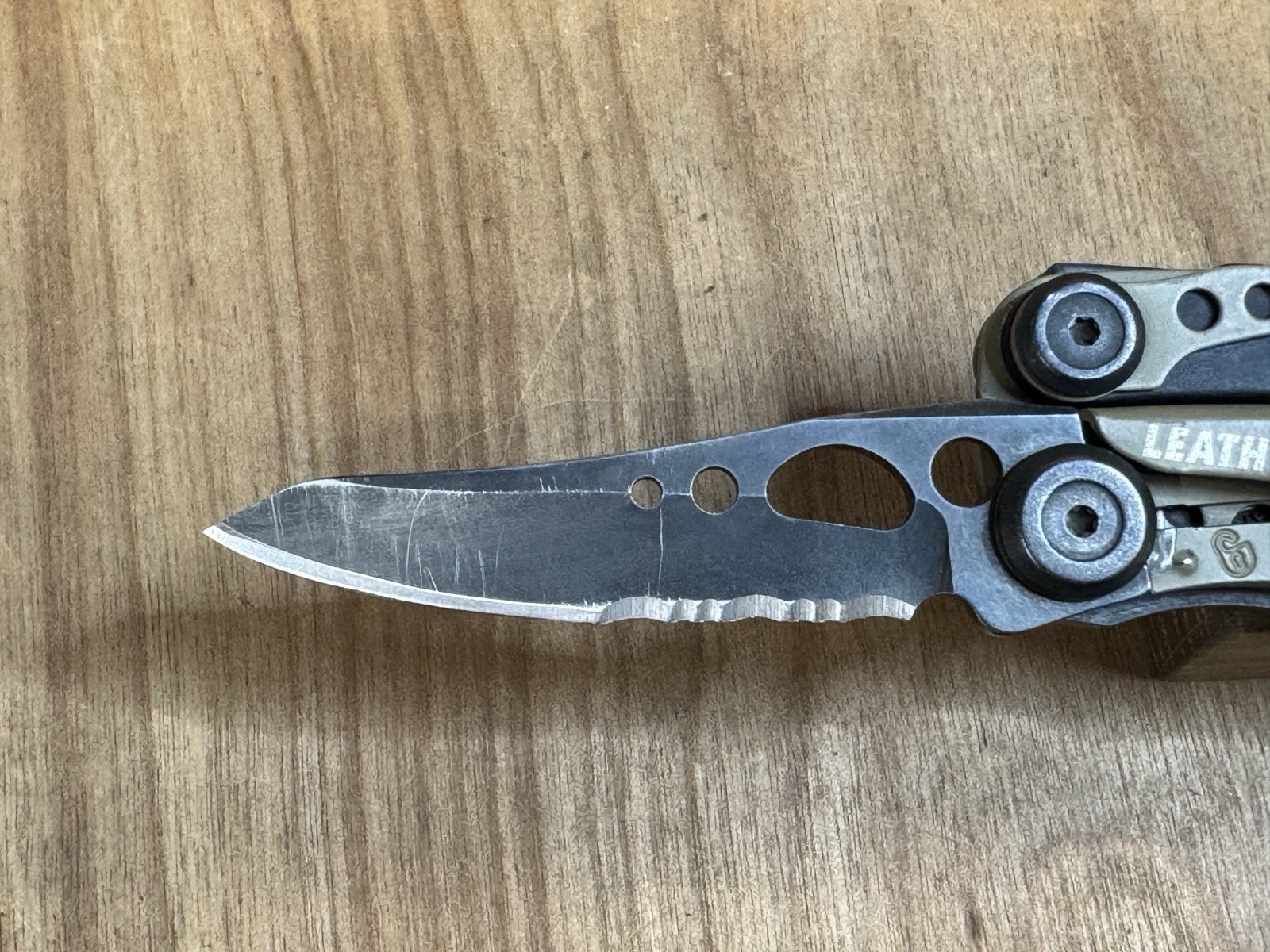 LEATHERMAN SKELETOOL Coyote/Black Multi Tool Combo Blade EXCELLENT!