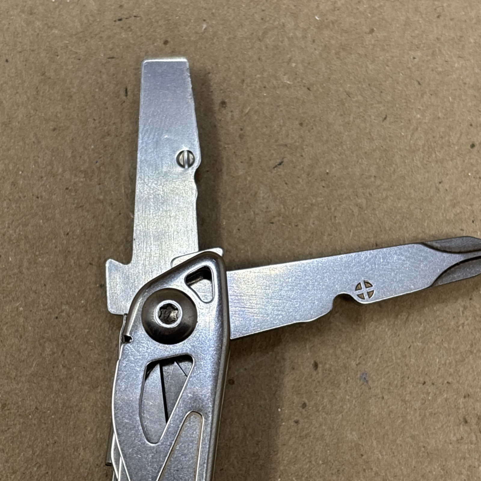 Leatherman Wingman multi-tool with pocket clip USA Company Logo Thinkbank.com