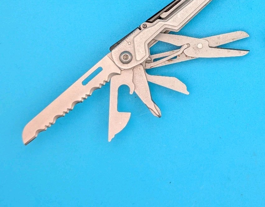 SOG PowerPint Tool Compact Lightweight Silver Multi-Tool!