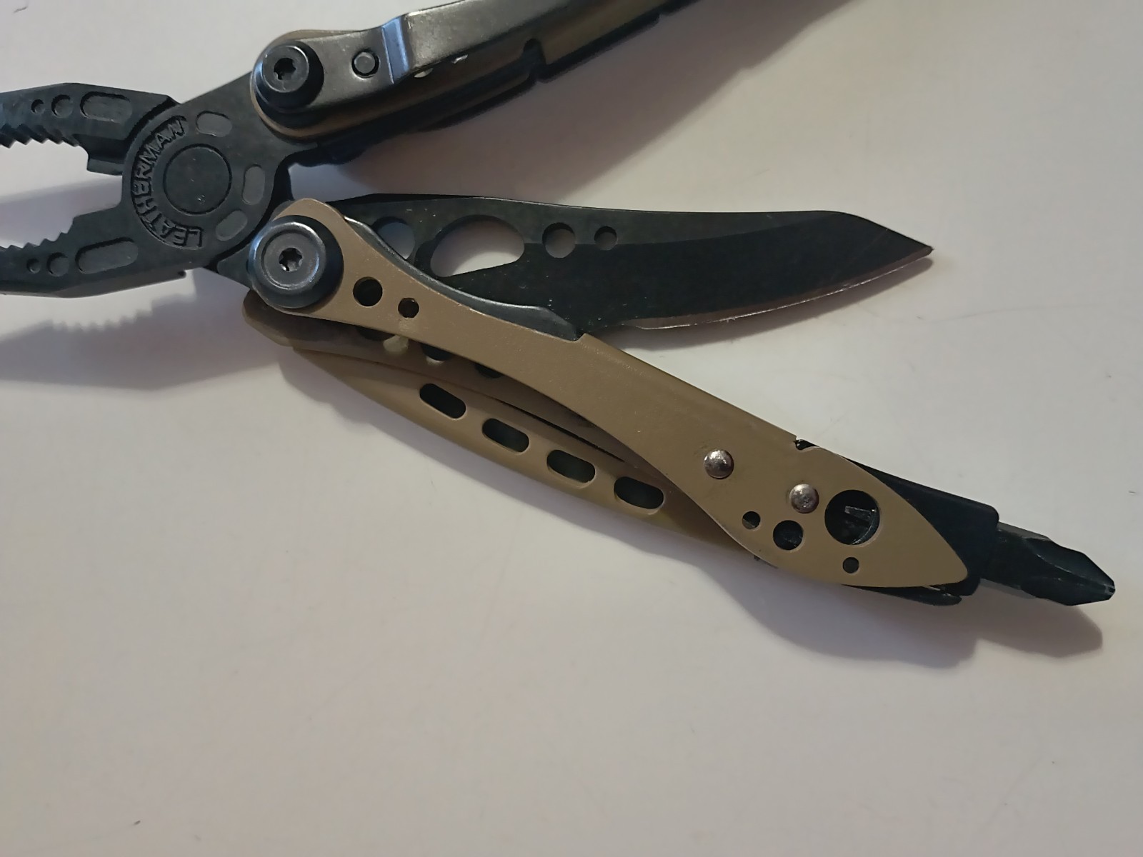 Leatherman Skeletool Coyote Tan multi tool Discontinued