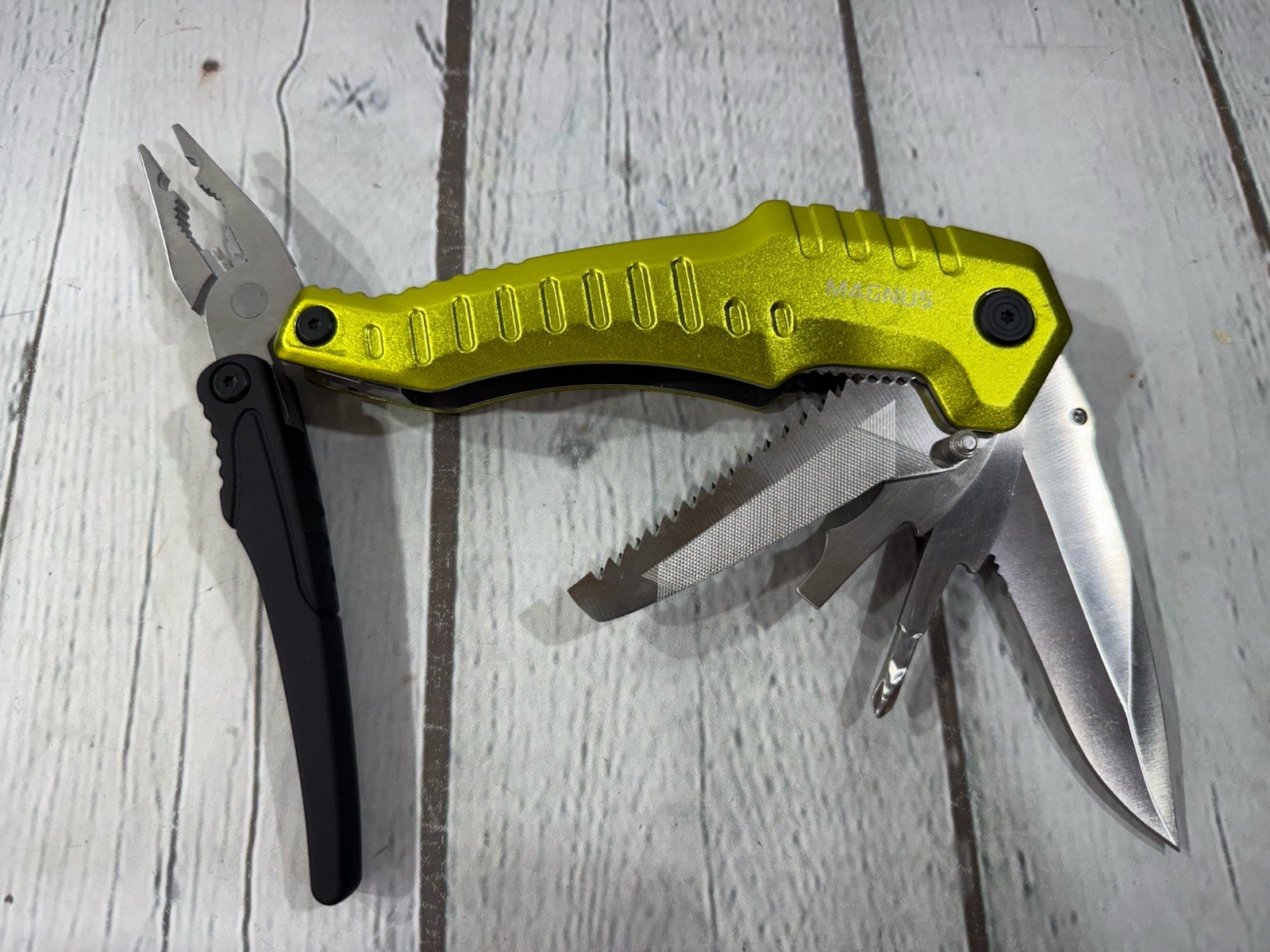 Kilimanjaro Magnus Multi Tool w/ OEM Black Pouch Neon Green VGC!