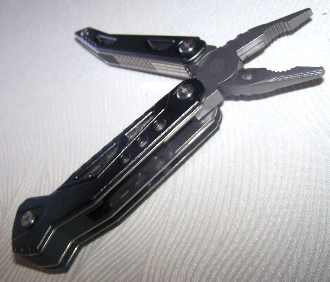 True Utility Handyone 18-in-1 Handy Multi Tool Knife Pliers