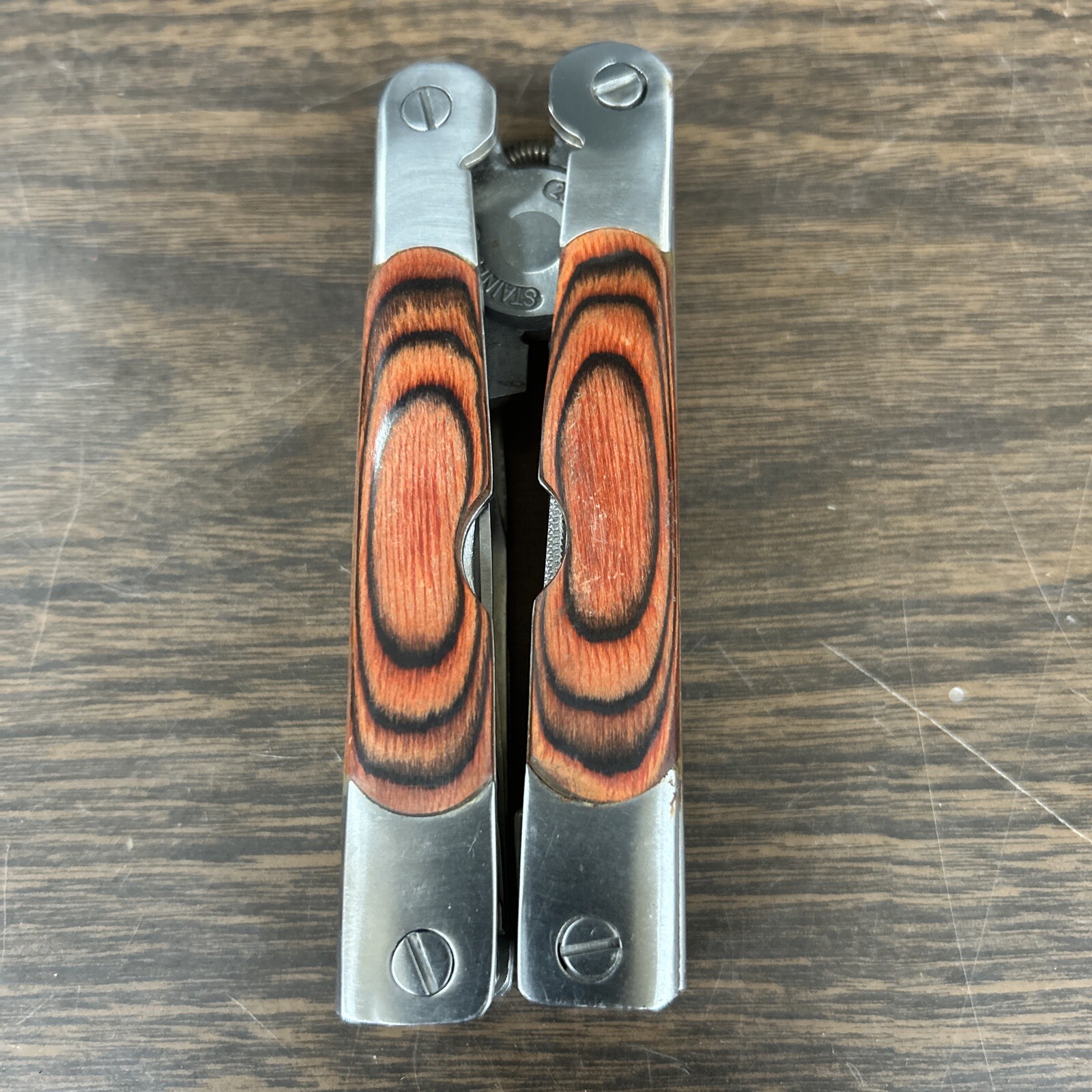 Multi-Tool Sheffield 2CR Wood Grain Handle 12 in 1