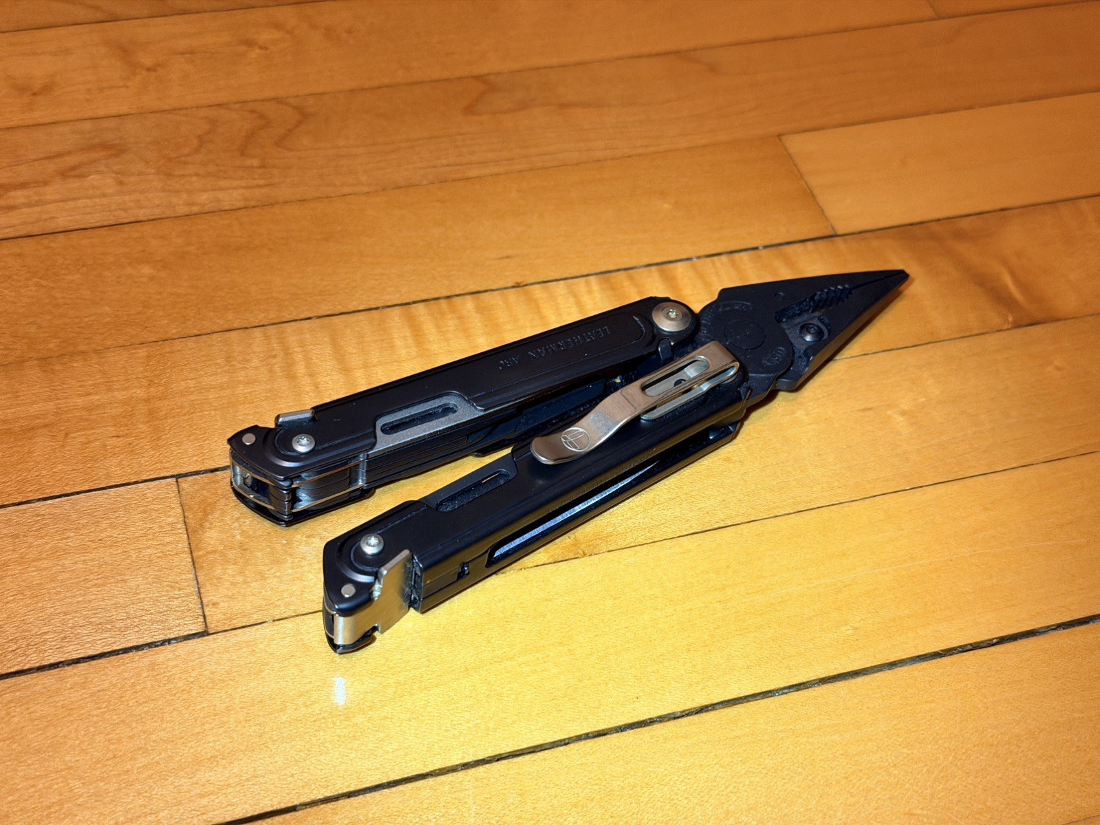 Leatherman Arc Obsidian Limited Edition With Leather Sheath w/ BLACK BLADE