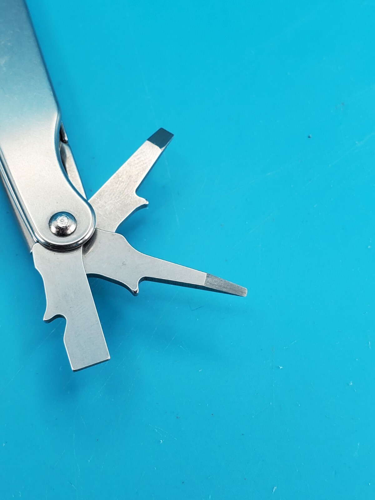 Leatherman Juice C2 Granite Gray Multi Tool! RETIRED! With Leather Sheath! MINT!