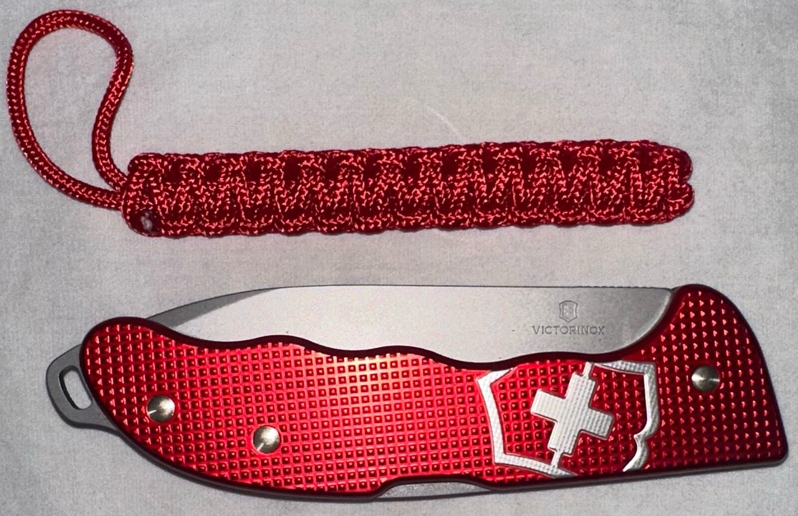Victorinox Knife Hunter Pro Clip & Lanyard, Red, 0.9415.20