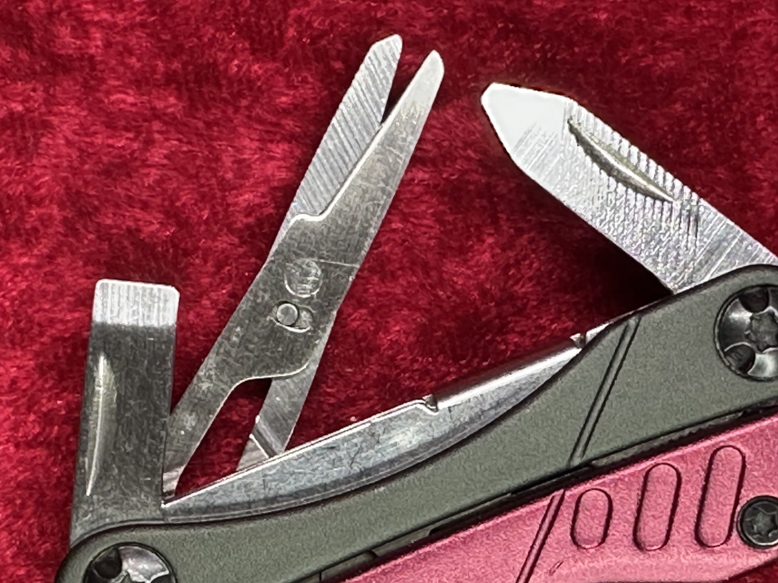 Gerber Dime Burgundy Wine Mini Multi-Tool Keychain Random Pick Rare Color (445)