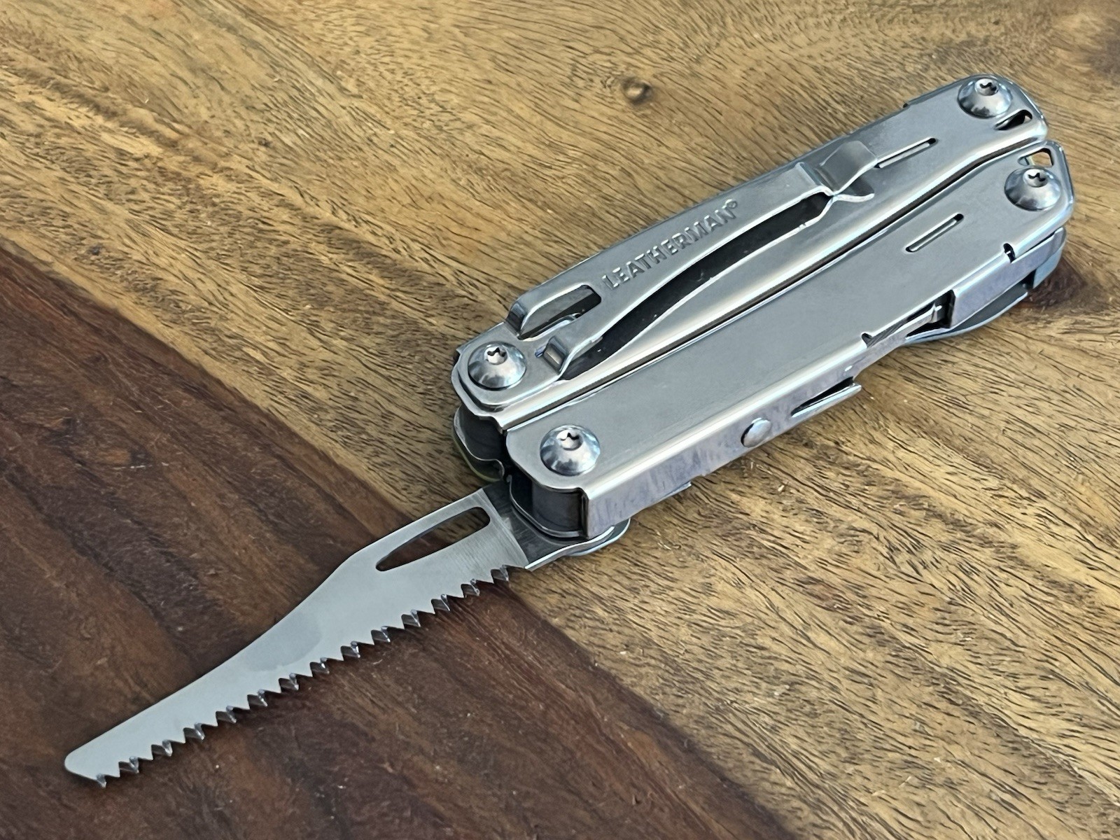 LEATHERMAN SIDEKICK® 14 Tool Stainless Steel Multi-Tool Green w/Nylon Sheath
